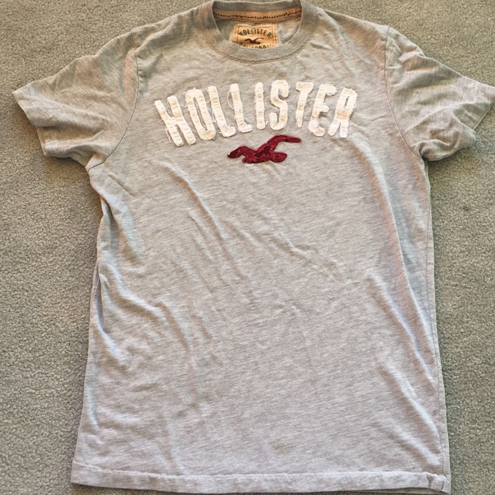 Gray Hollister tshirt